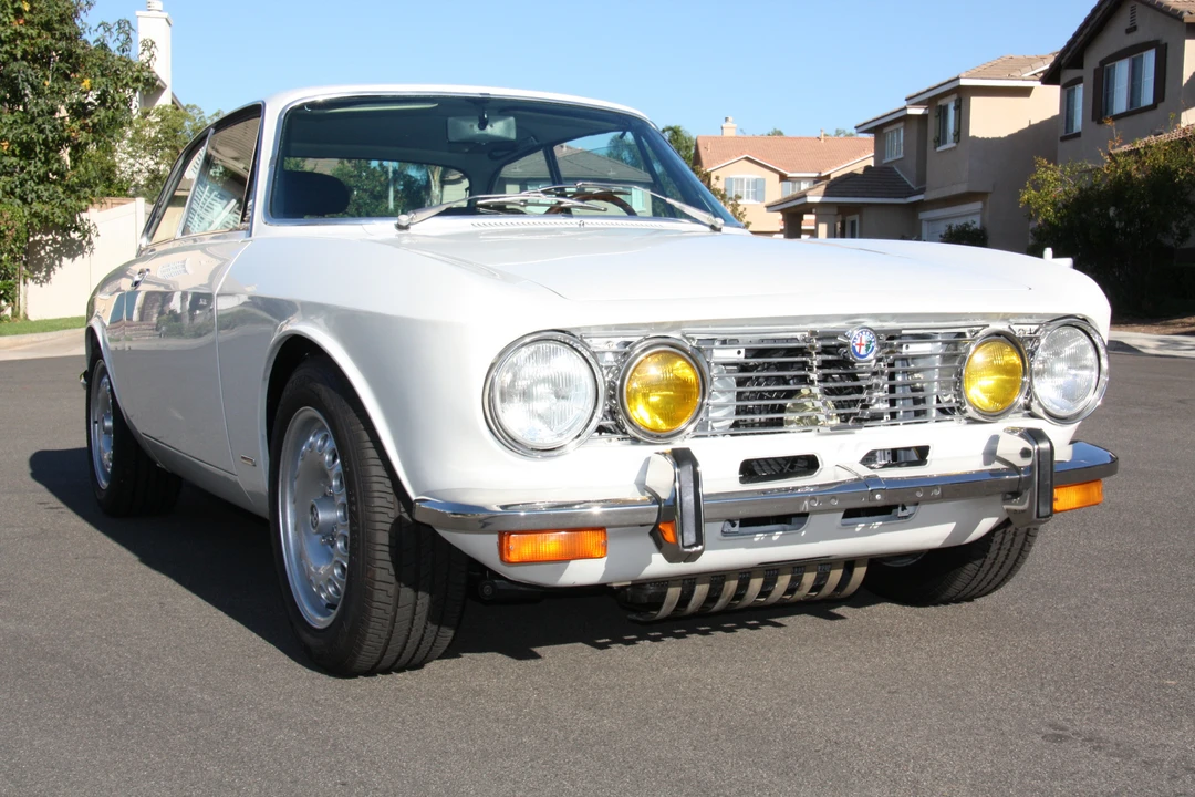 1974 Alfa Romeo 2000 GT Veloce - Image 13 of 31