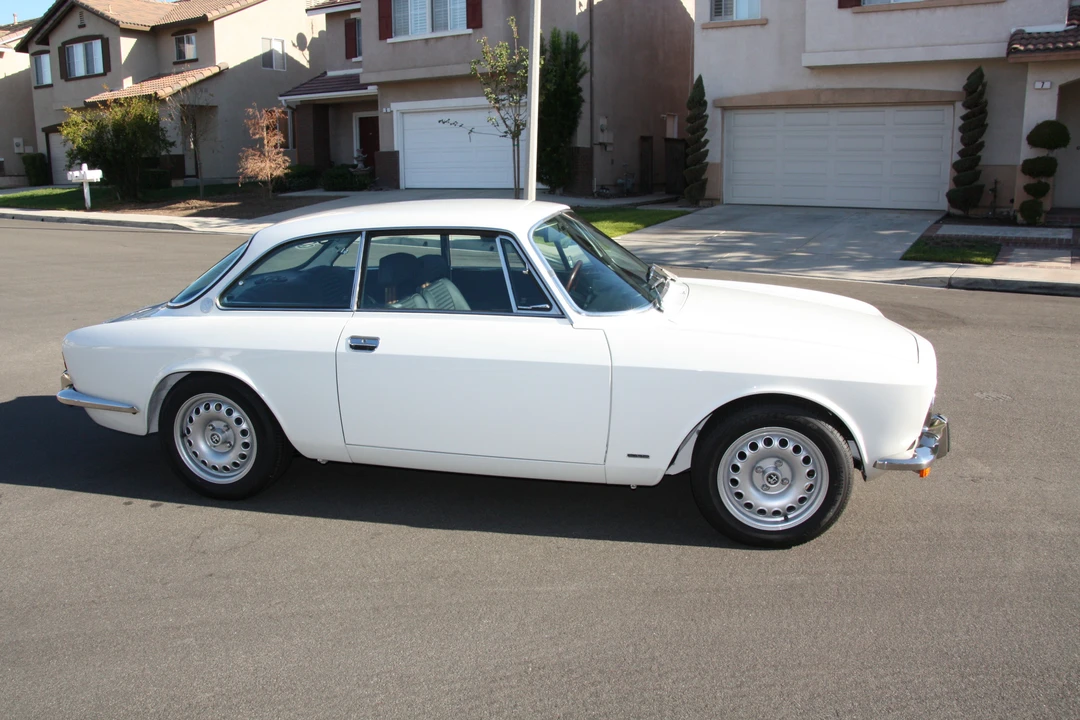 1974 Alfa Romeo 2000 GT Veloce - Image 15 of 31