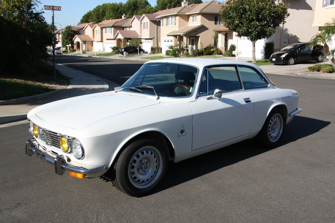 1974 Alfa Romeo 2000 GT Veloce - Image 10 of 31