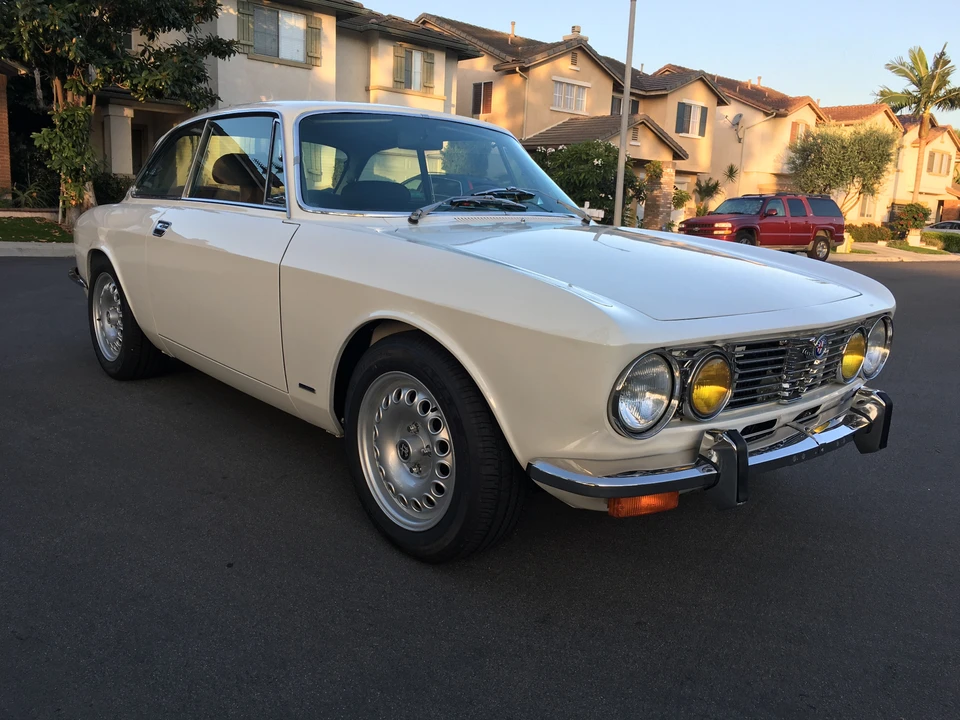1974 Alfa Romeo 2000 GT Veloce - Image 16 of 31