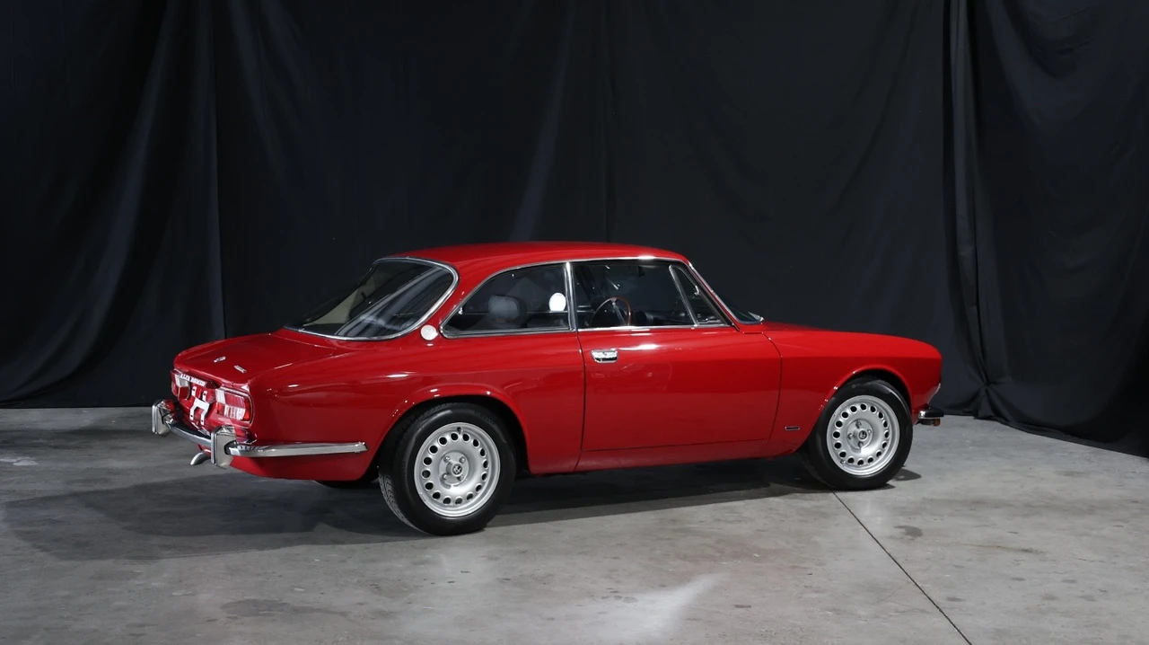 1974 Alfa Romeo 2000 GT Veloce - Image 2 of 21