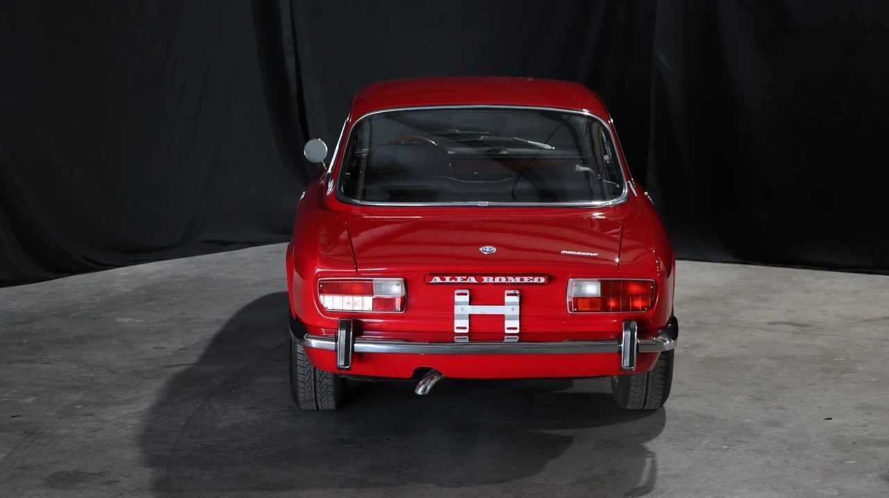 1974 Alfa Romeo 2000 GT Veloce - Image 4 of 21