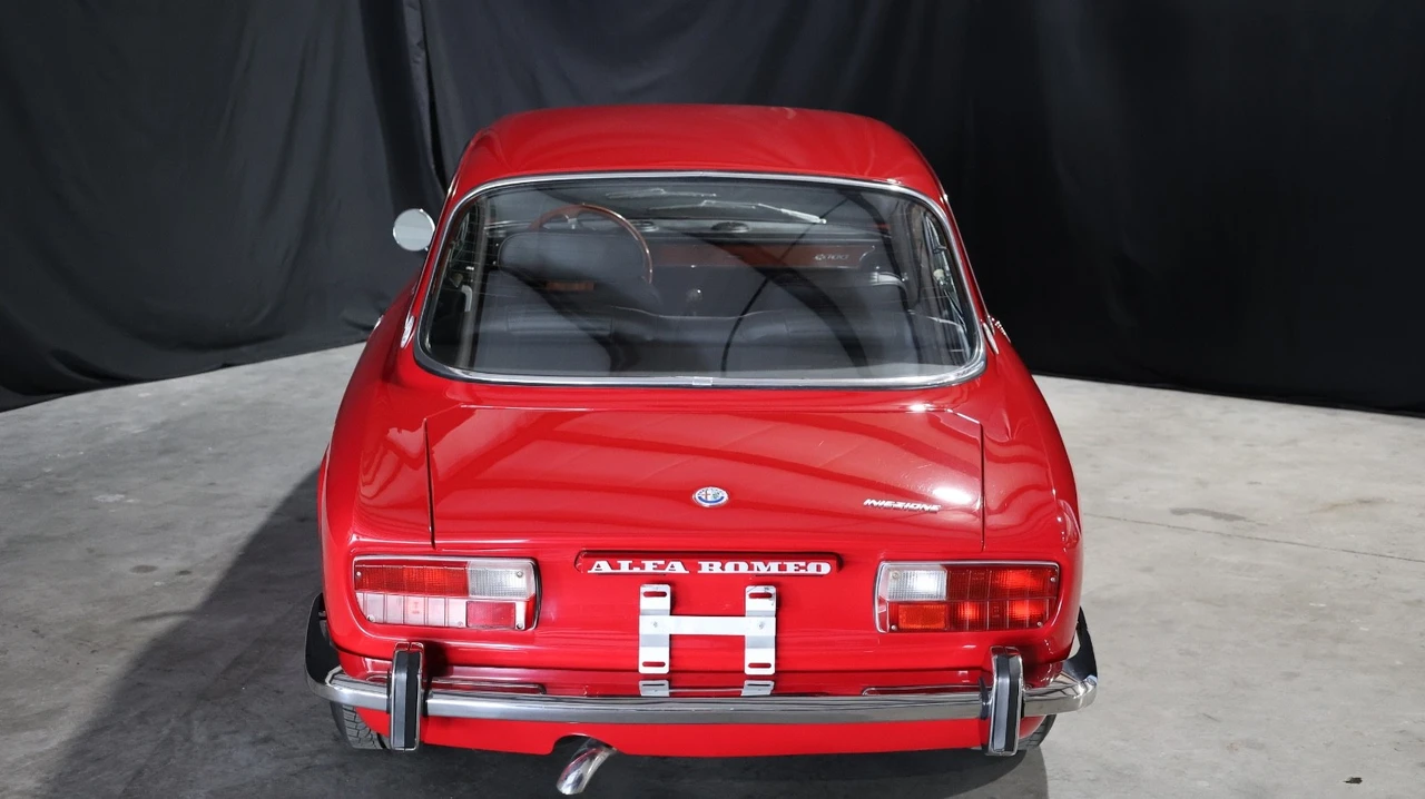 1974 Alfa Romeo 2000 GT Veloce - Image 5 of 21