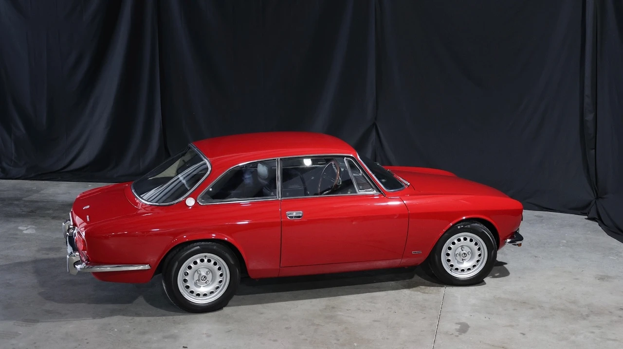 1974 Alfa Romeo 2000 GT Veloce - Image 3 of 21