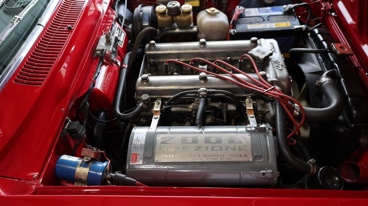 1974 Alfa Romeo 2000 GT Veloce - Image 18 of 21