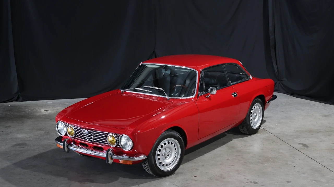 1974 Alfa Romeo 2000 GT Veloce - Image 7 of 21