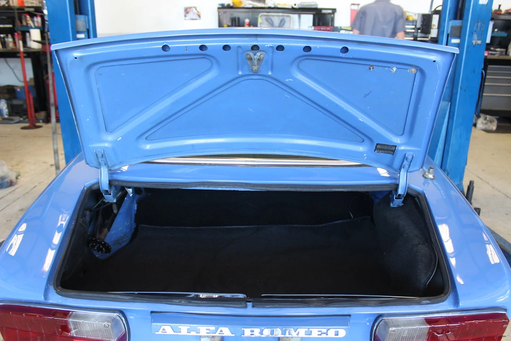 1974 Alfa Romeo 2000 GT Veloce - Image 21 of 31
