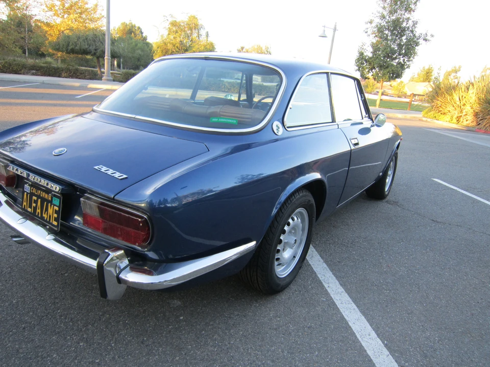 1974 Alfa Romeo 2000 GT Veloce - Image 9 of 31