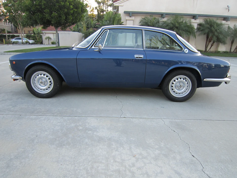 1974 Alfa Romeo 2000 GT Veloce - Image 29 of 31
