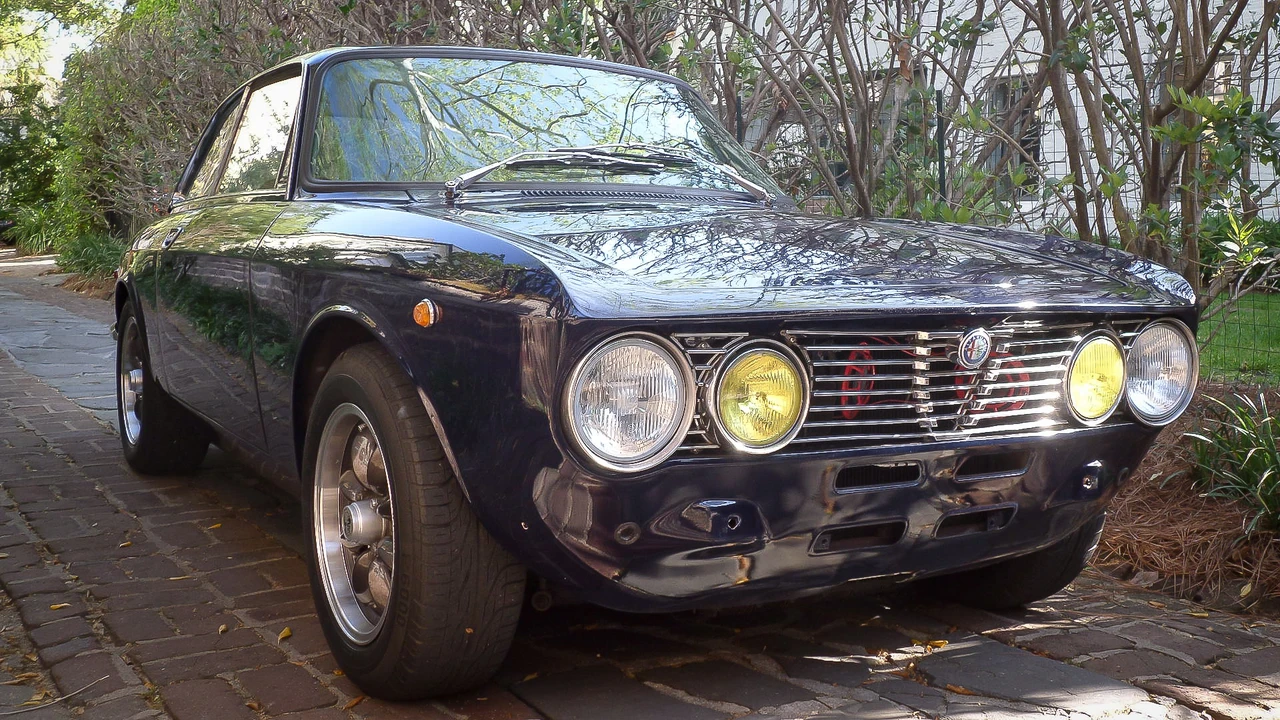 1974 Alfa Romeo 2000 GT Veloce - Image 21 of 31