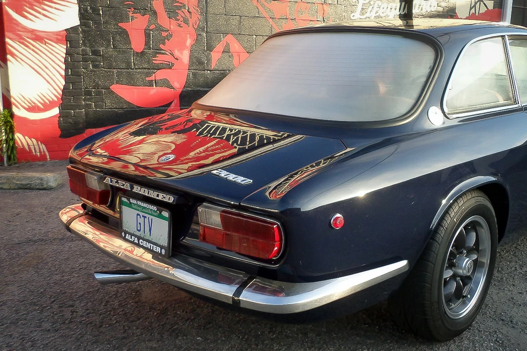 1974 Alfa Romeo 2000 GT Veloce - Image 16 of 31