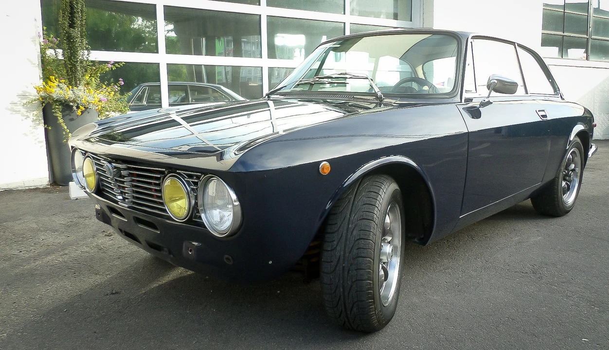 1974 Alfa Romeo 2000 GT Veloce - Image 9 of 31