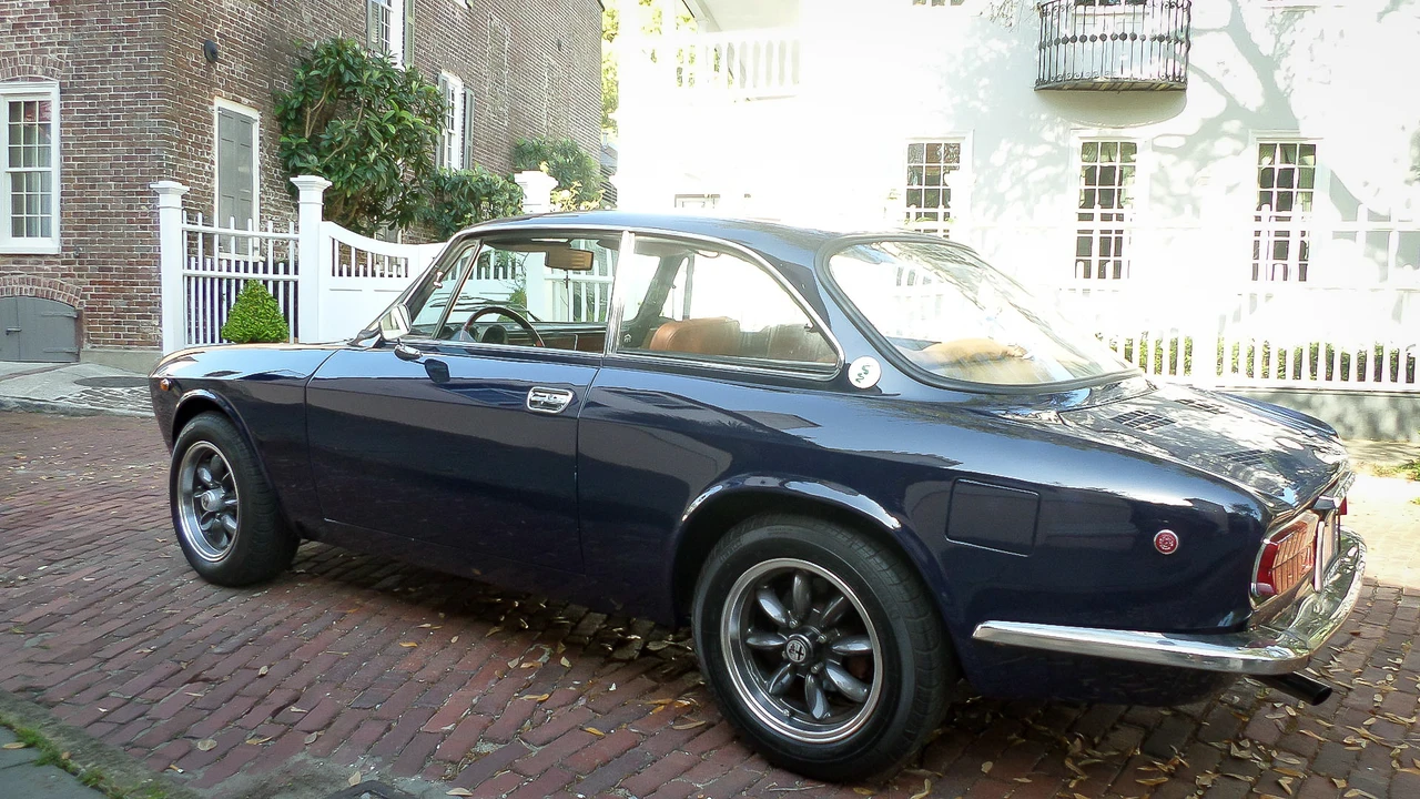 1974 Alfa Romeo 2000 GT Veloce - Image 12 of 31