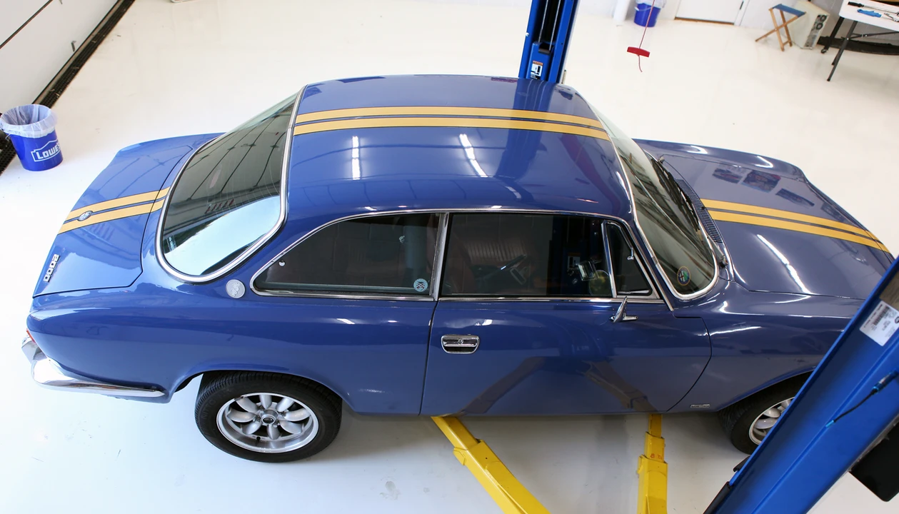 1974 Alfa Romeo 2000 GT Veloce - Image 13 of 31