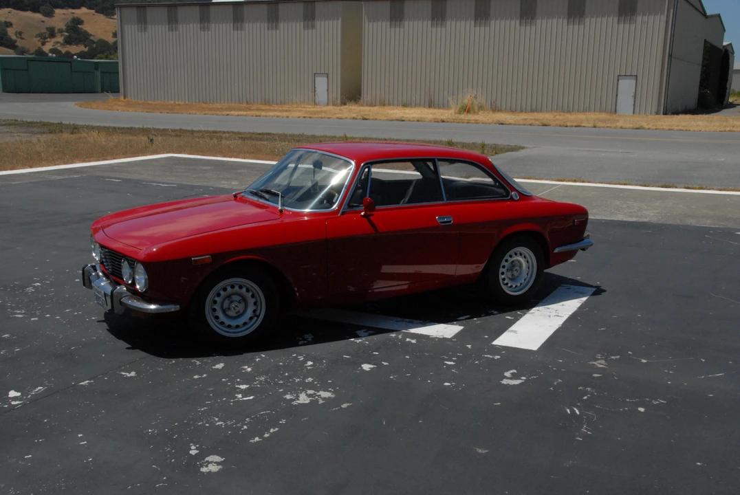 1974 Alfa Romeo 2000 GT Veloce - Image 3 of 31
