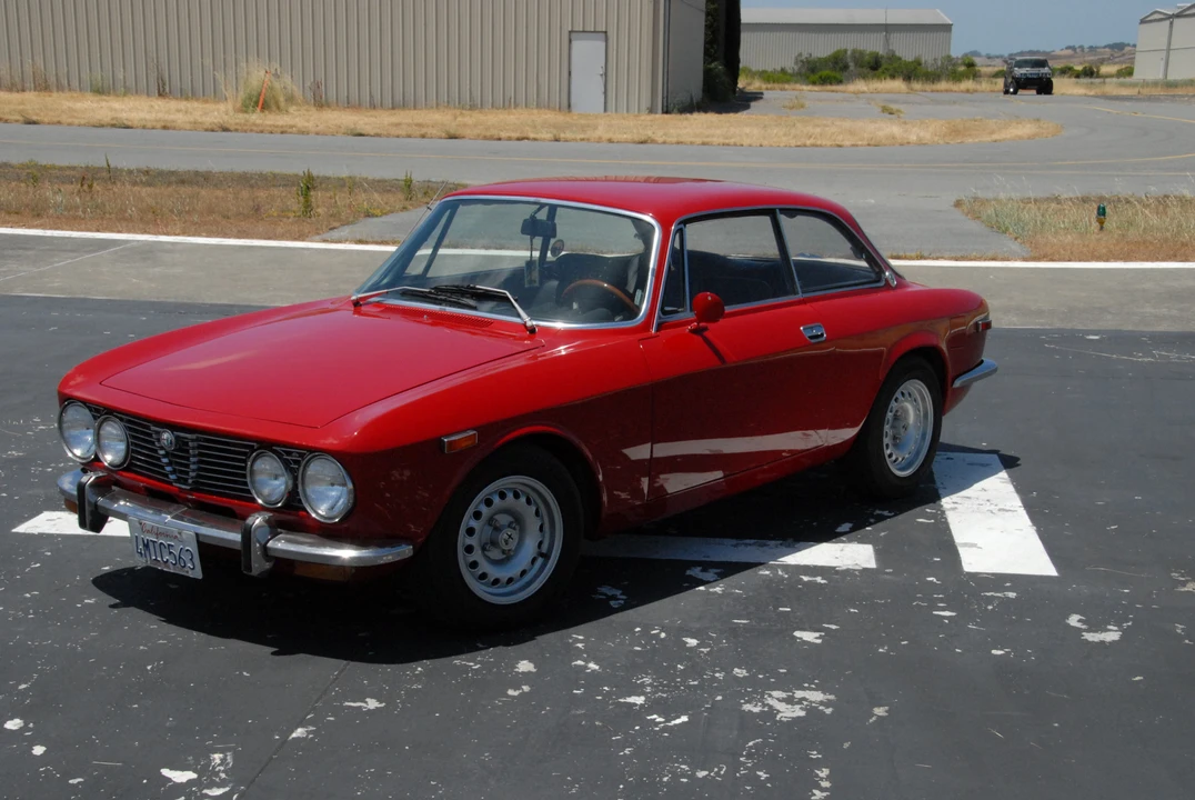 1974 Alfa Romeo 2000 GT Veloce - Image 4 of 31