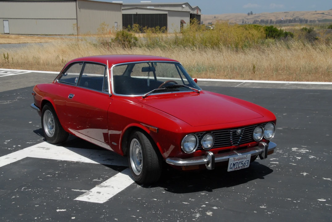 1974 Alfa Romeo 2000 GT Veloce - Image 8 of 31