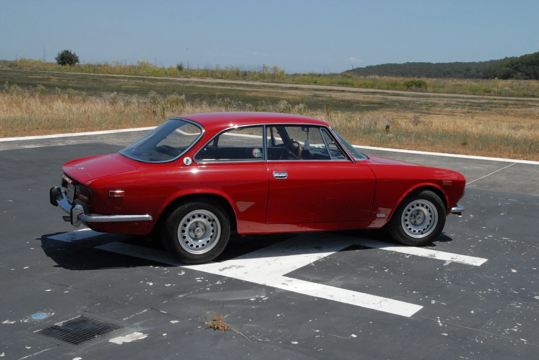 1974 Alfa Romeo 2000 GT Veloce - Image 12 of 31