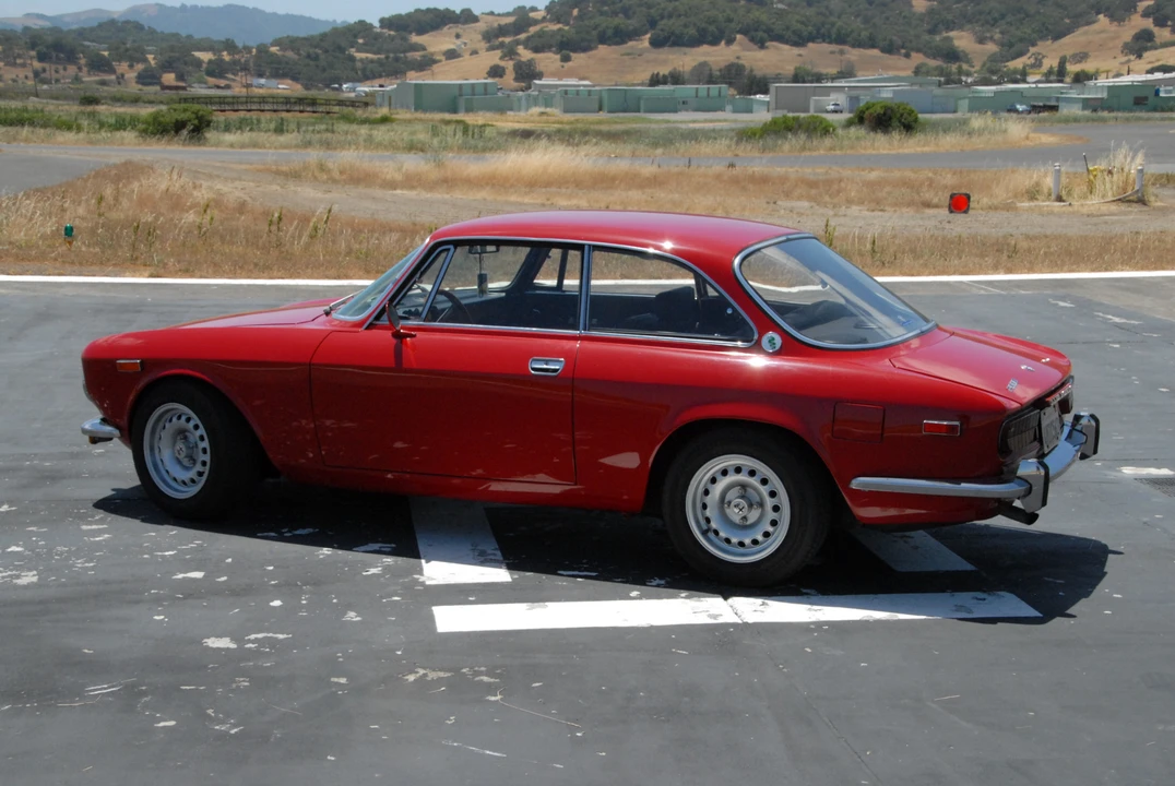 1974 Alfa Romeo 2000 GT Veloce - Image 23 of 31