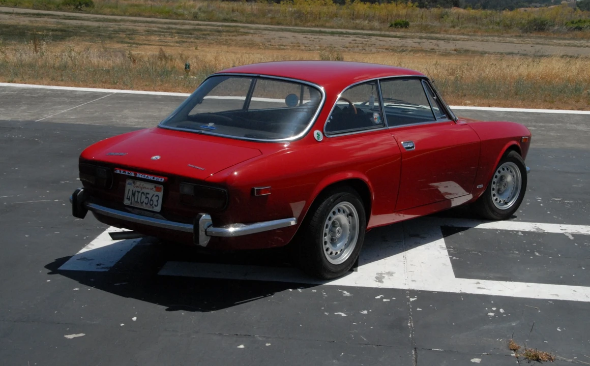1974 Alfa Romeo 2000 GT Veloce - Image 14 of 31