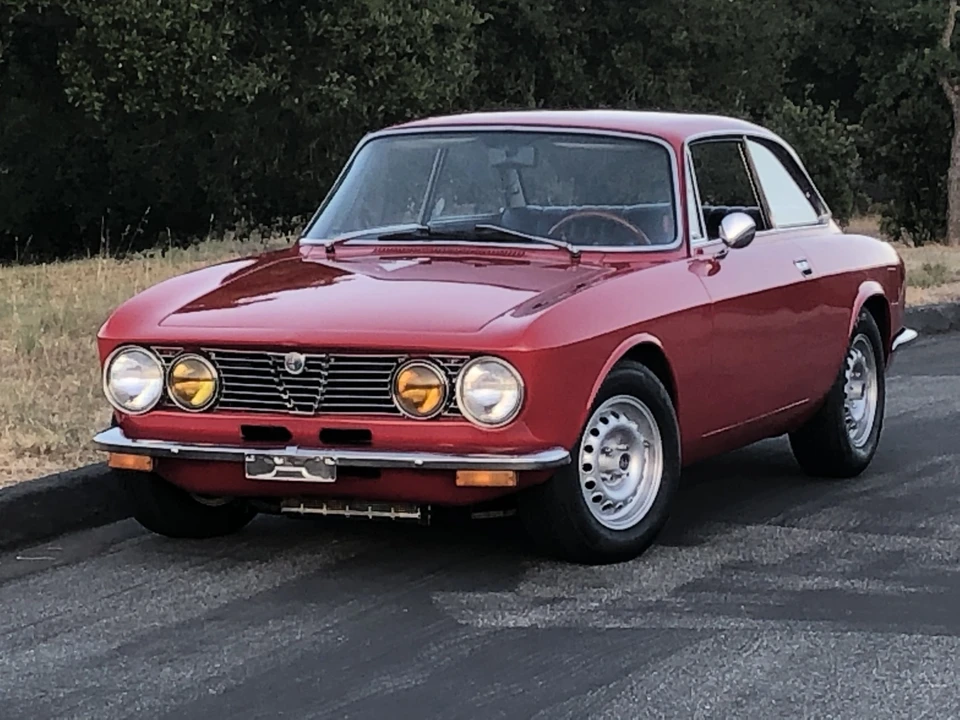 1974 Alfa Romeo 2000 GT Veloce - Image 11 of 31