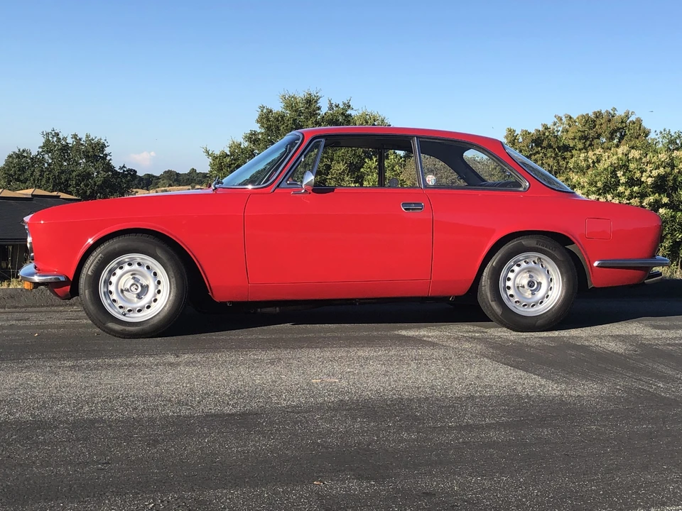 1974 Alfa Romeo 2000 GT Veloce - Image 16 of 31