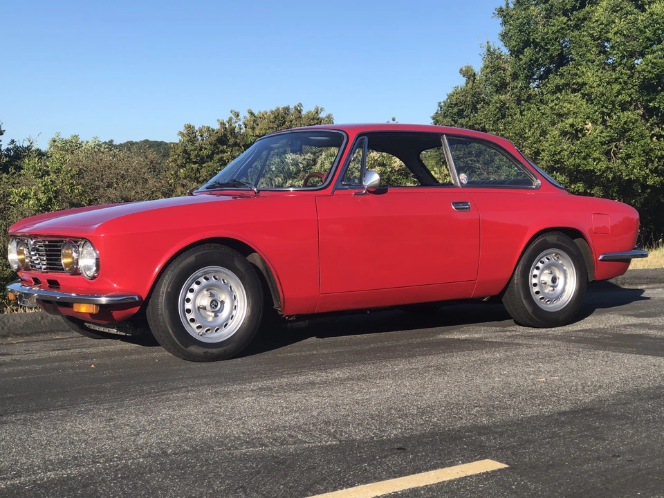 1974 Alfa Romeo 2000 GT Veloce - Image 15 of 31