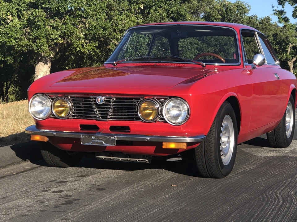 1974 Alfa Romeo 2000 GT Veloce - Image 14 of 31