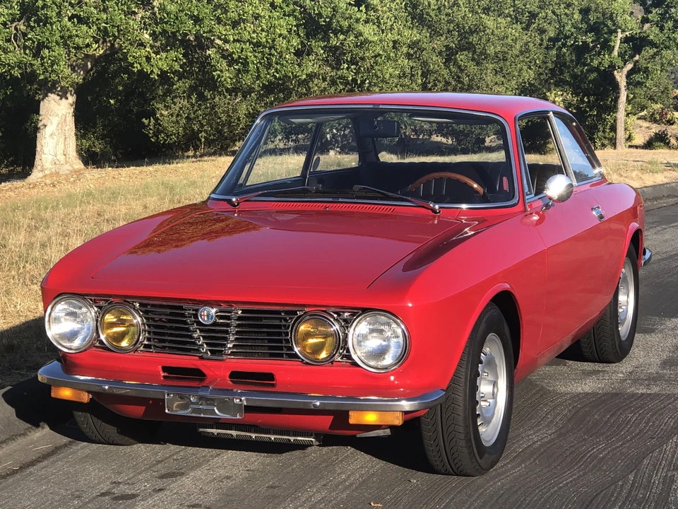 1974 Alfa Romeo 2000 GT Veloce - Image 13 of 31