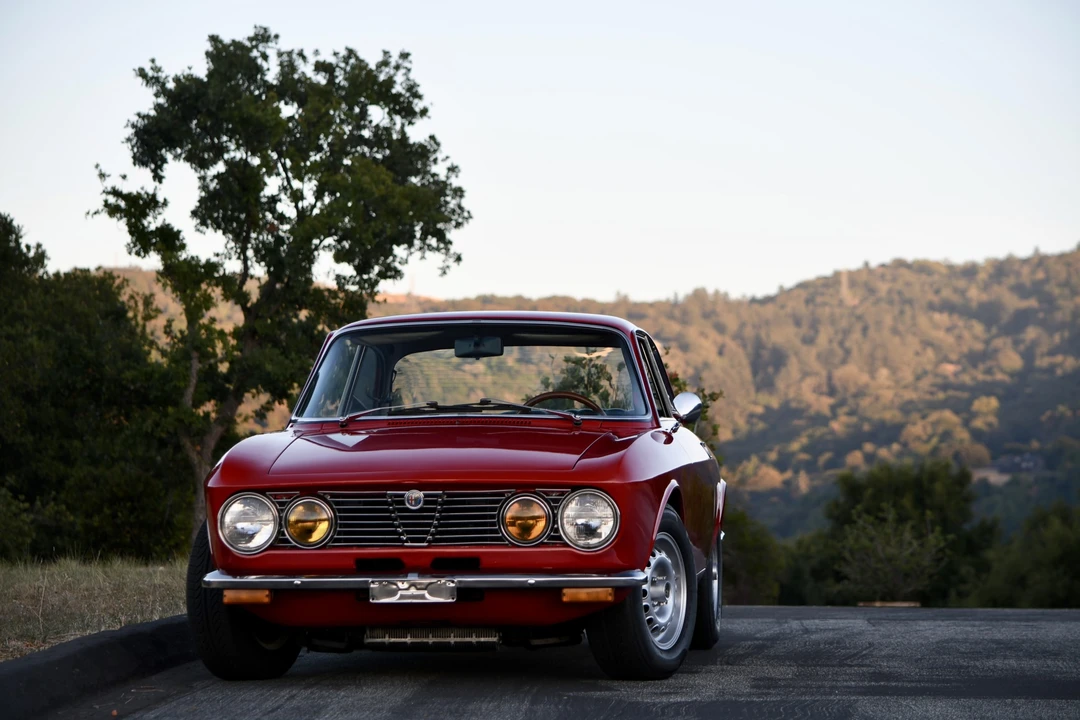 1974 Alfa Romeo 2000 GT Veloce - Image 4 of 31