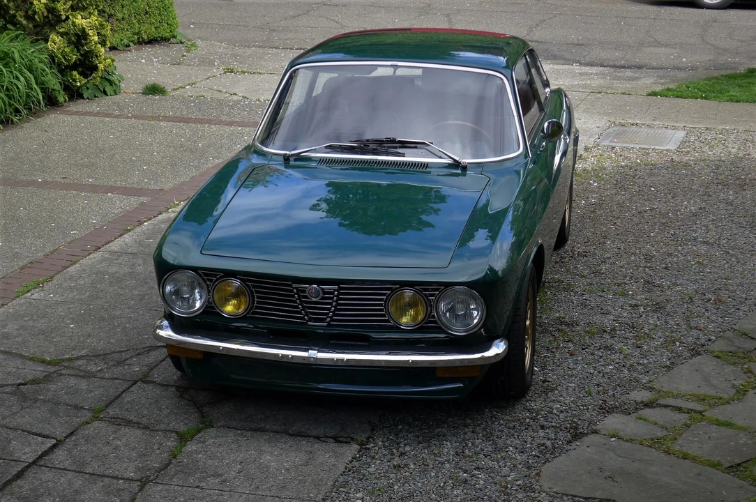 1974 Alfa Romeo 2000 GT Veloce - Image 12 of 31
