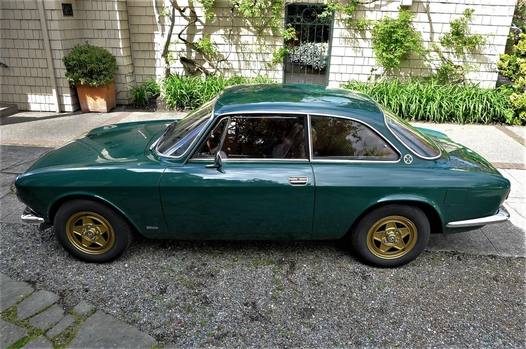 1974 Alfa Romeo 2000 GT Veloce - Image 17 of 31