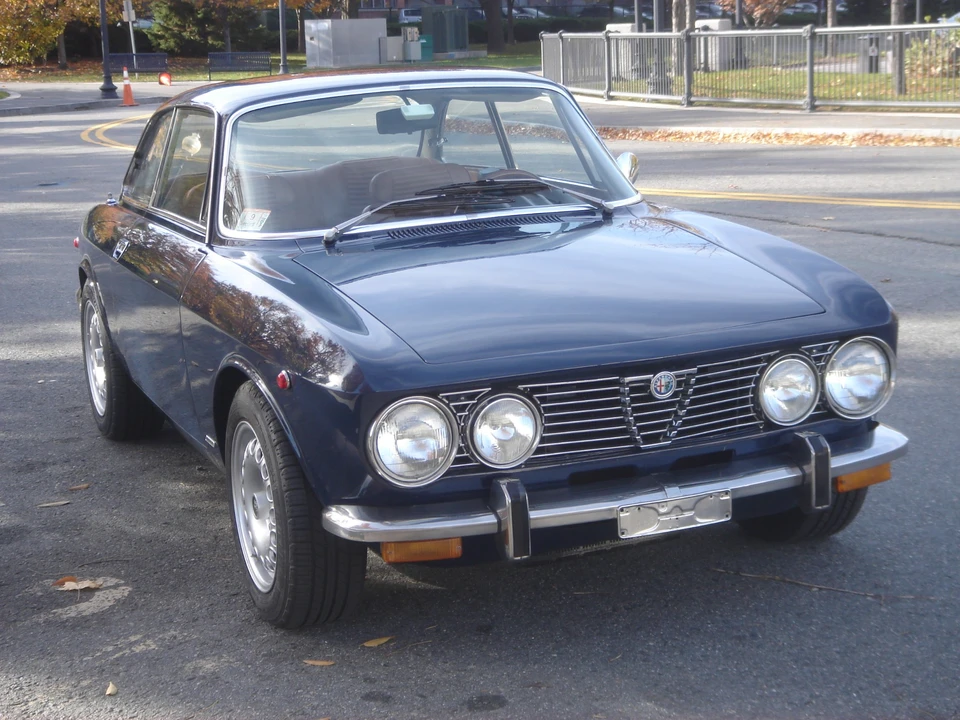 1974 Alfa Romeo 2000 GT Veloce - Image 2 of 31