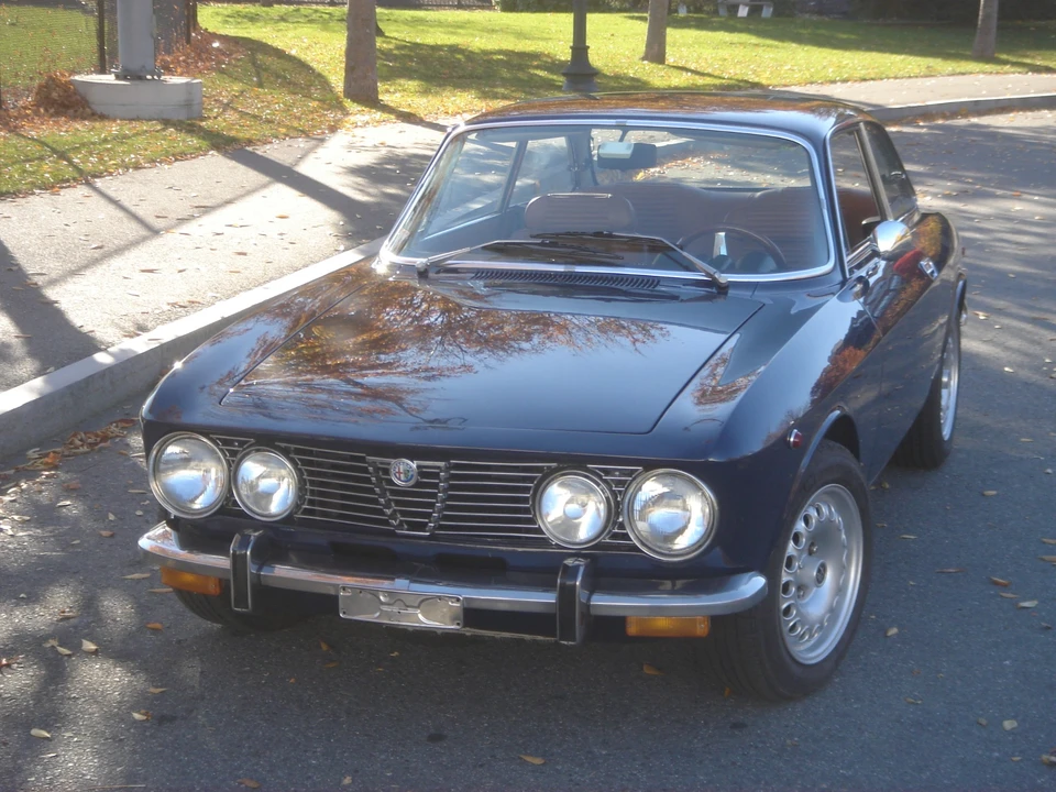 1974 Alfa Romeo 2000 GT Veloce - Image 8 of 31