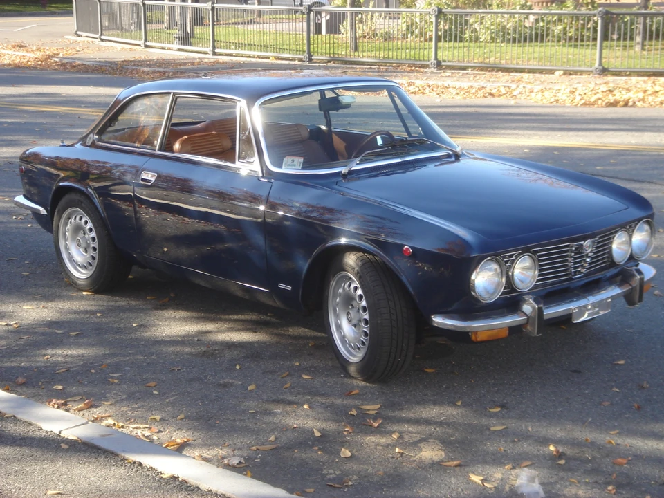1974 Alfa Romeo 2000 GT Veloce - Image 9 of 31