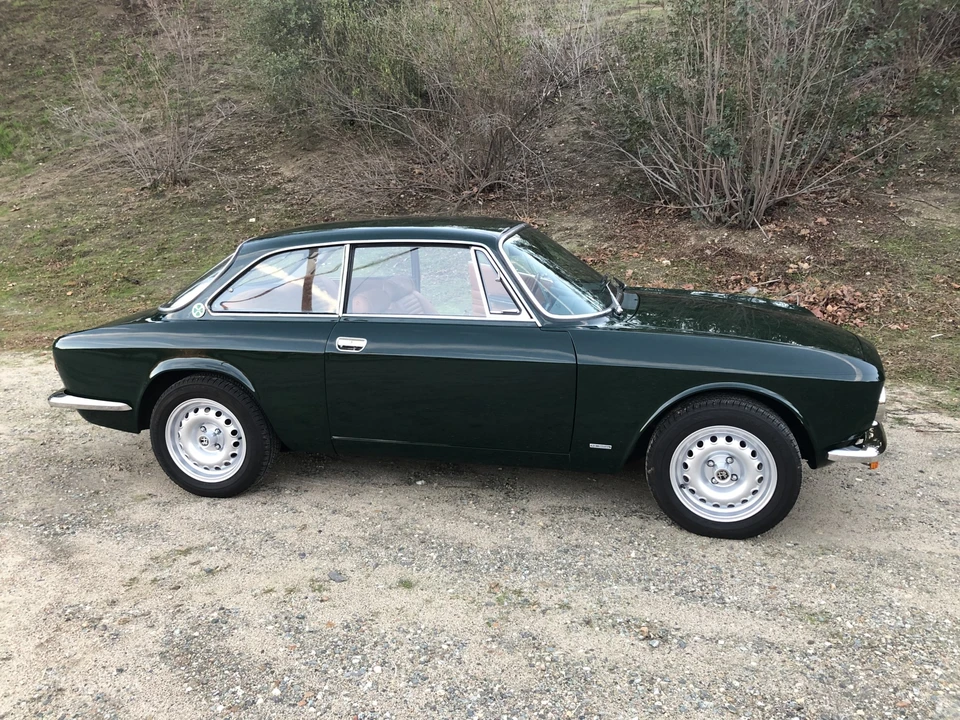 1974 Alfa Romeo 2000 GT Veloce - Image 14 of 31