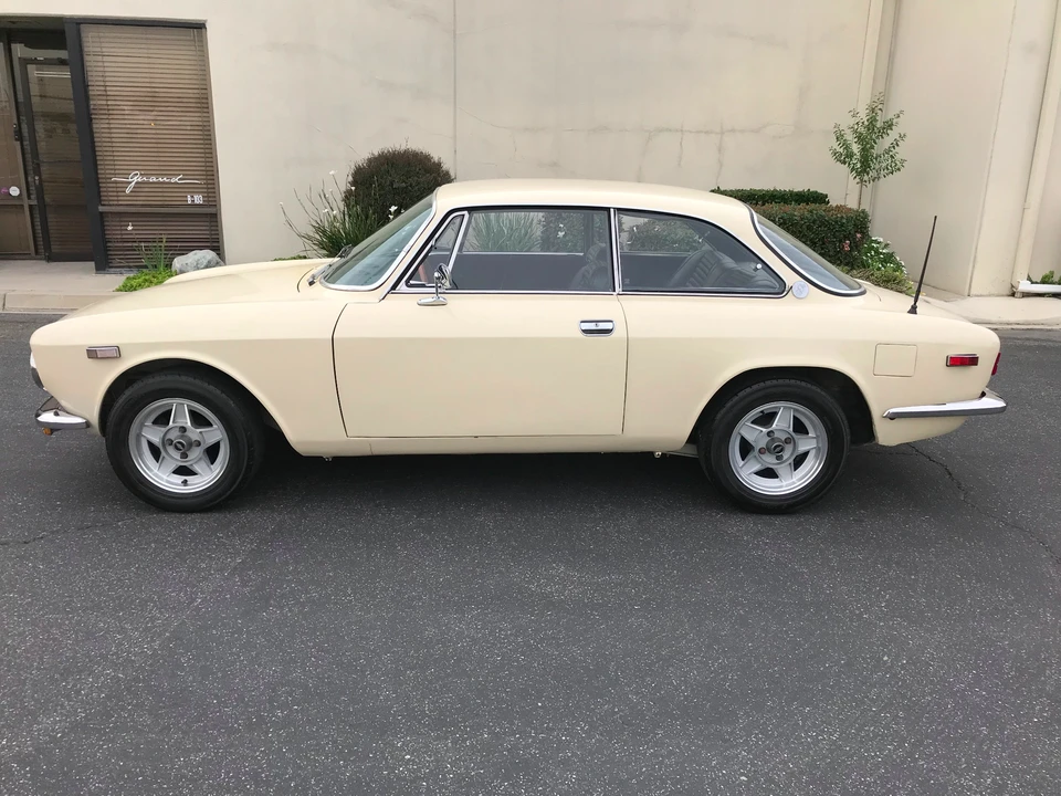 1974 Alfa Romeo 2000 GT Veloce - Image 2 of 31