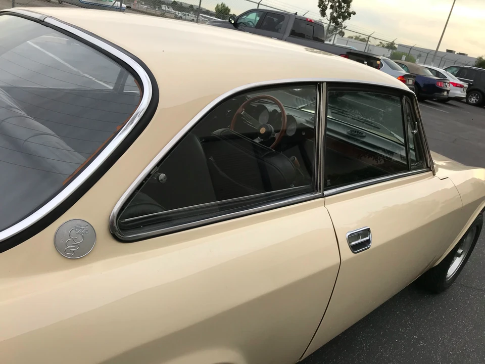 1974 Alfa Romeo 2000 GT Veloce - Image 17 of 31