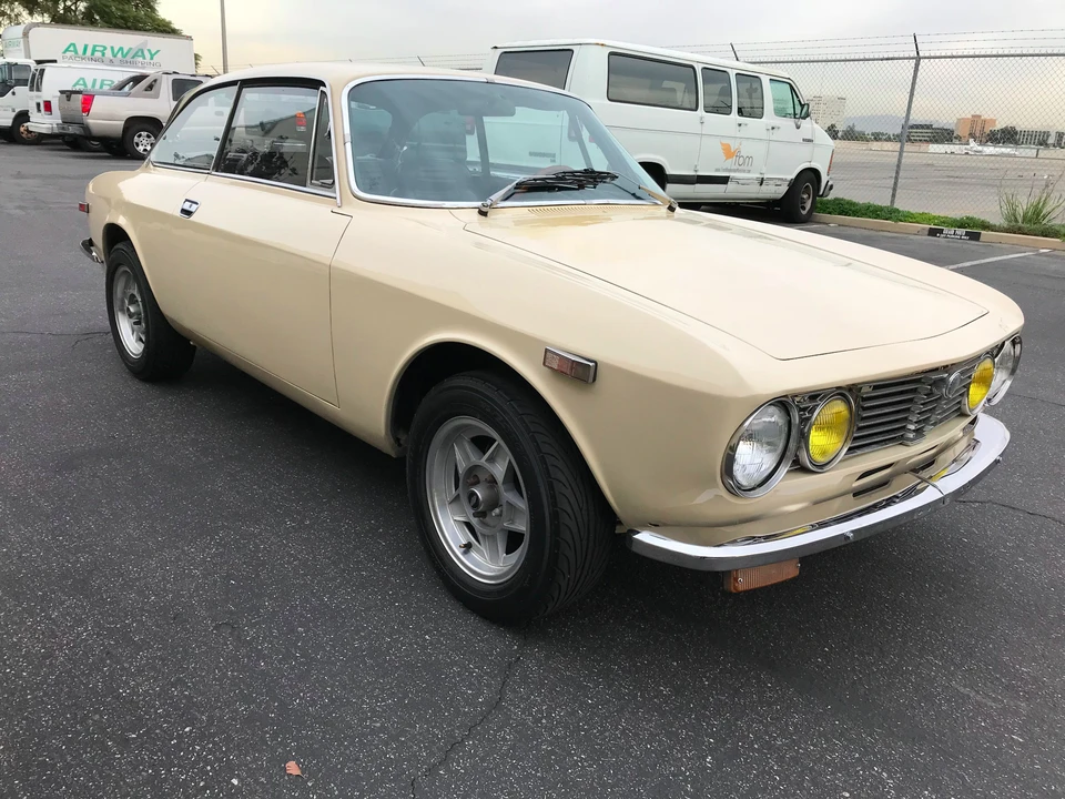 1974 Alfa Romeo 2000 GT Veloce - Image 9 of 31
