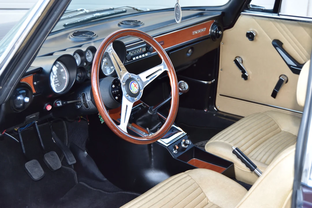 1974 Alfa Romeo 2000 GT Veloce - Image 28 of 31