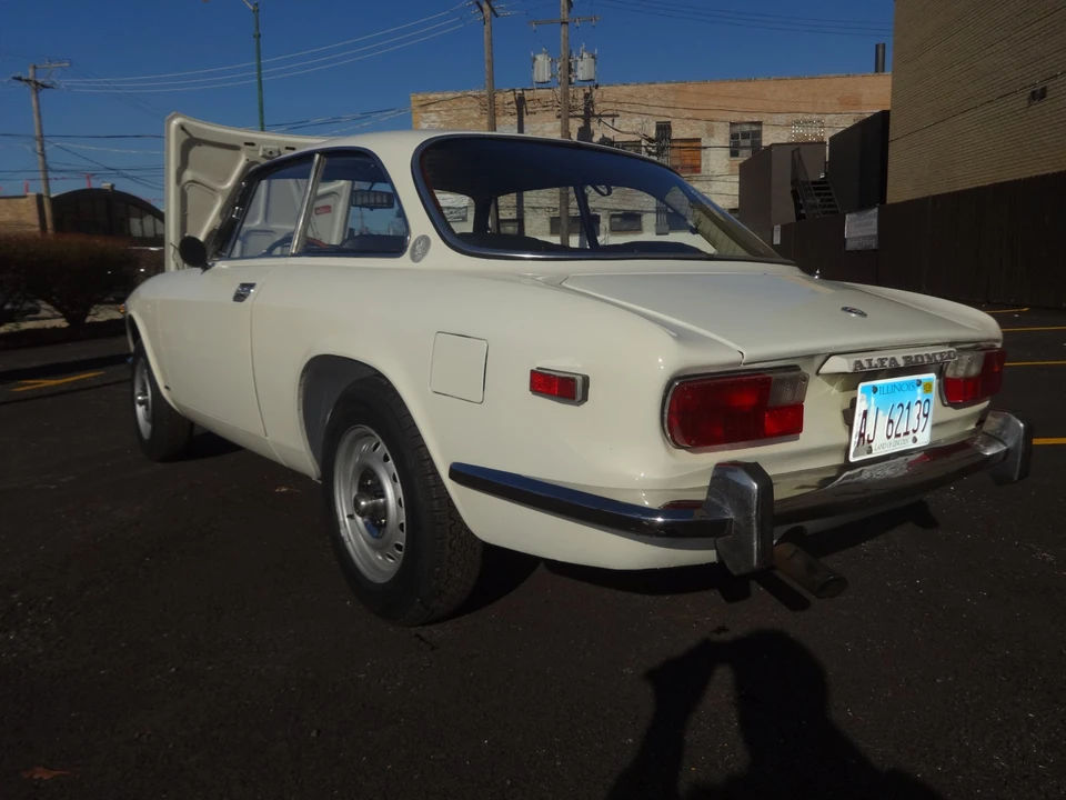 1974 Alfa Romeo 2000 GT Veloce - Image 4 of 31