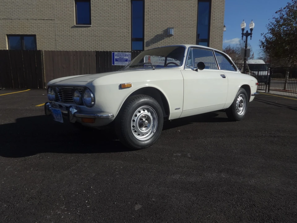 1974 Alfa Romeo 2000 GT Veloce - Image 2 of 31