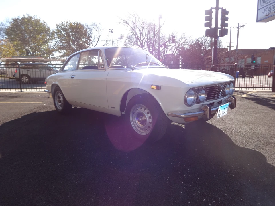 1974 Alfa Romeo 2000 GT Veloce - Image 9 of 31