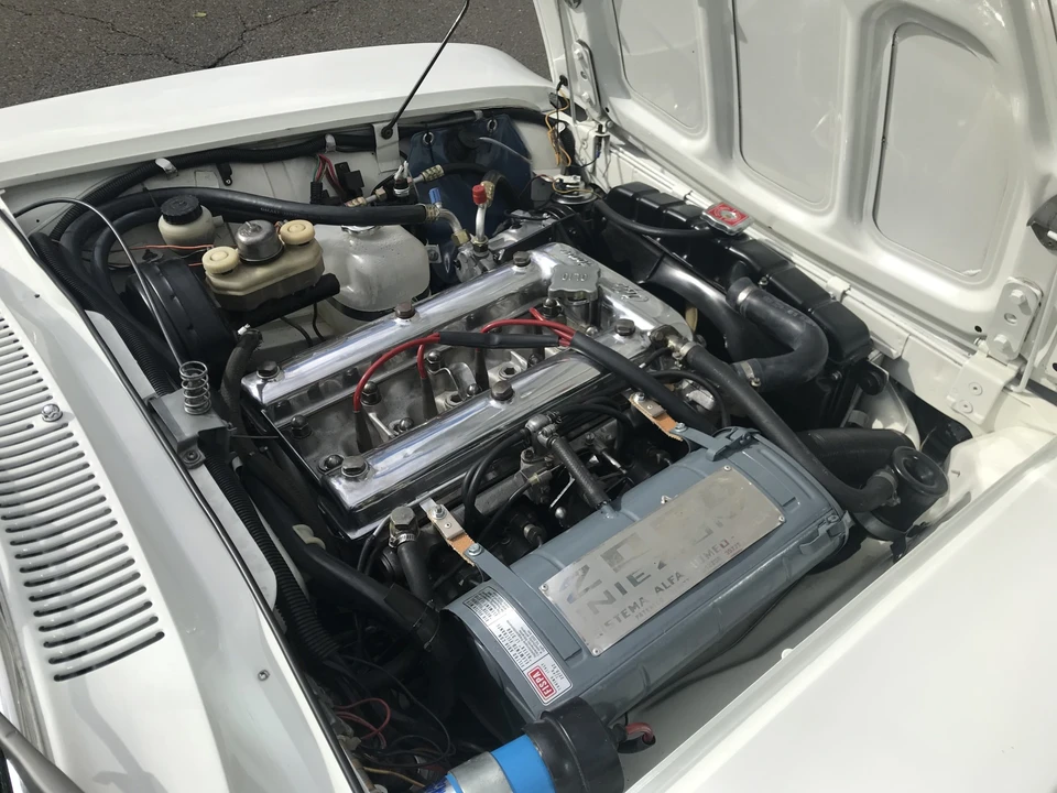 1974 Alfa Romeo 2000 GT Veloce - Image 24 of 31