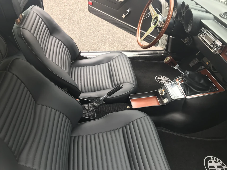 1974 Alfa Romeo 2000 GT Veloce - Image 16 of 31