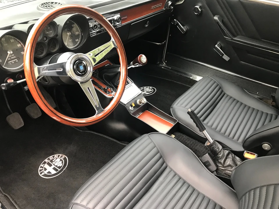 1974 Alfa Romeo 2000 GT Veloce - Image 14 of 31