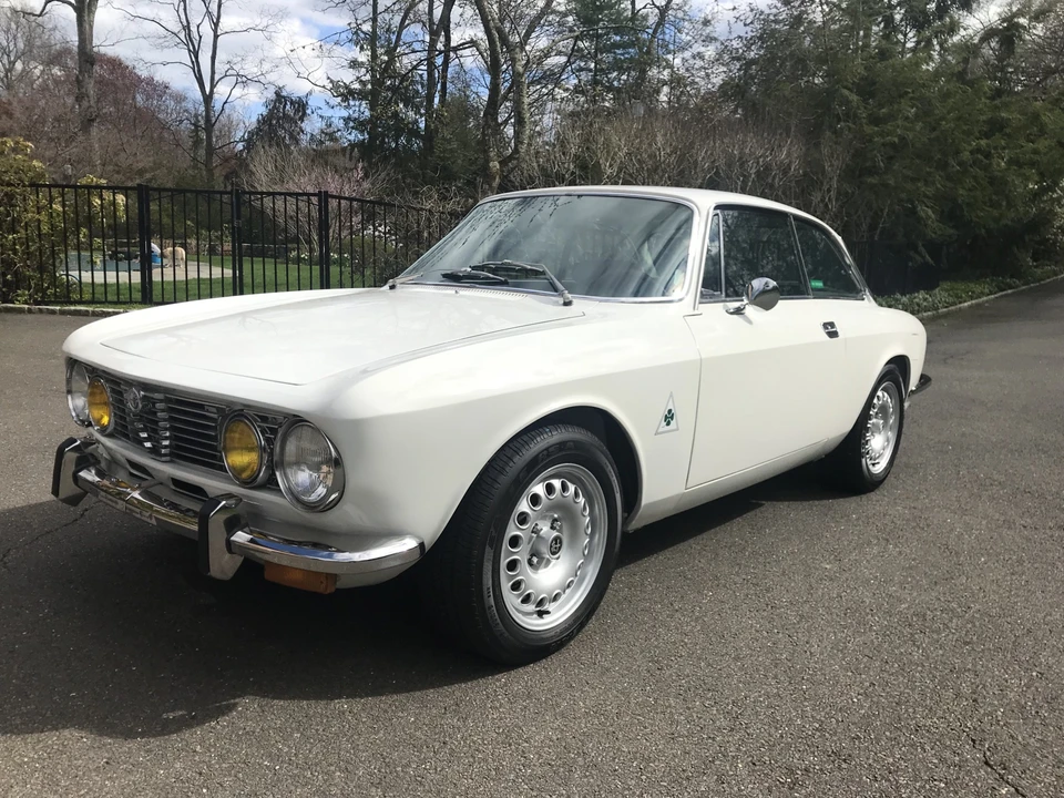 1974 Alfa Romeo 2000 GT Veloce - Image 2 of 31