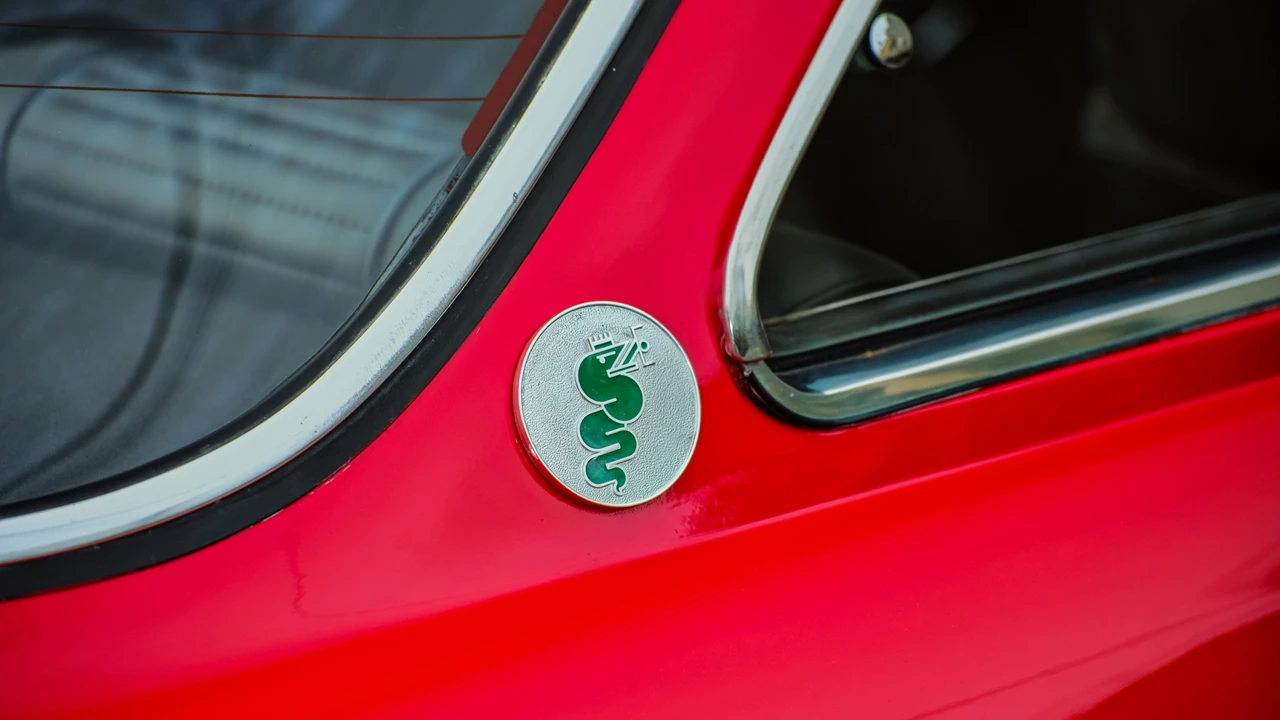 1974 Alfa Romeo 2000 GT Veloce - Image 29 of 31