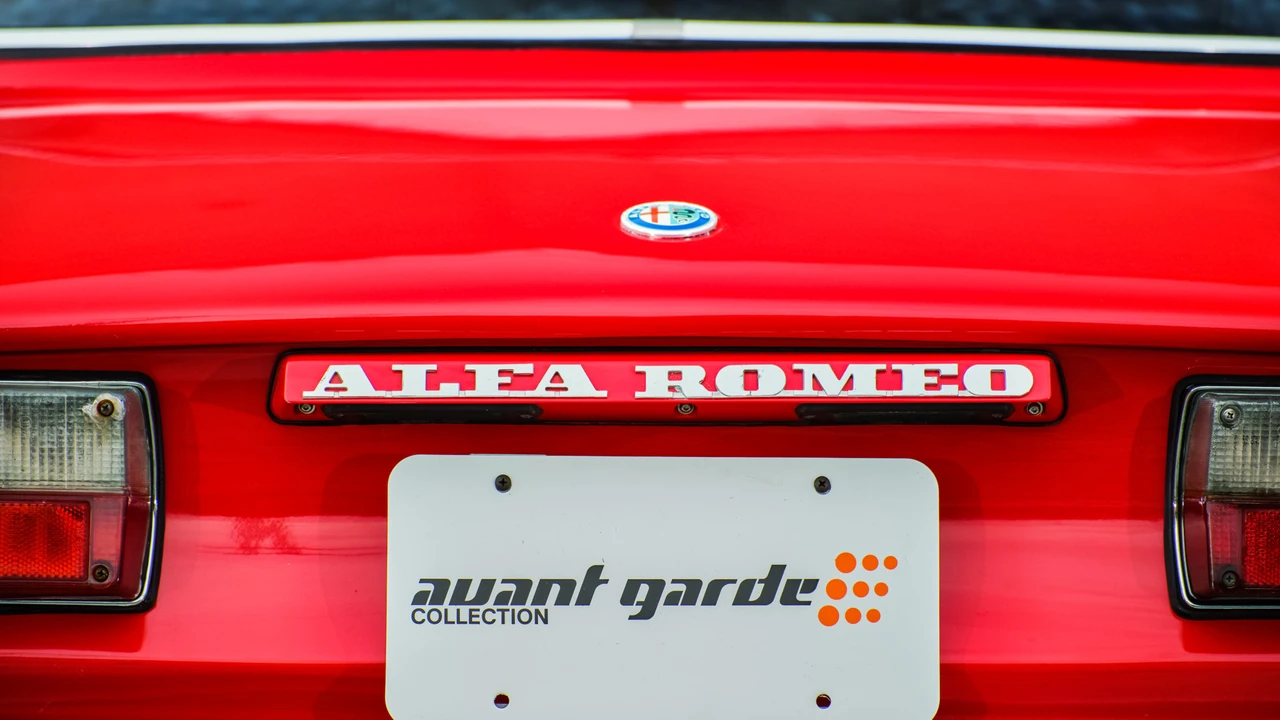 1974 Alfa Romeo 2000 GT Veloce - Image 26 of 31