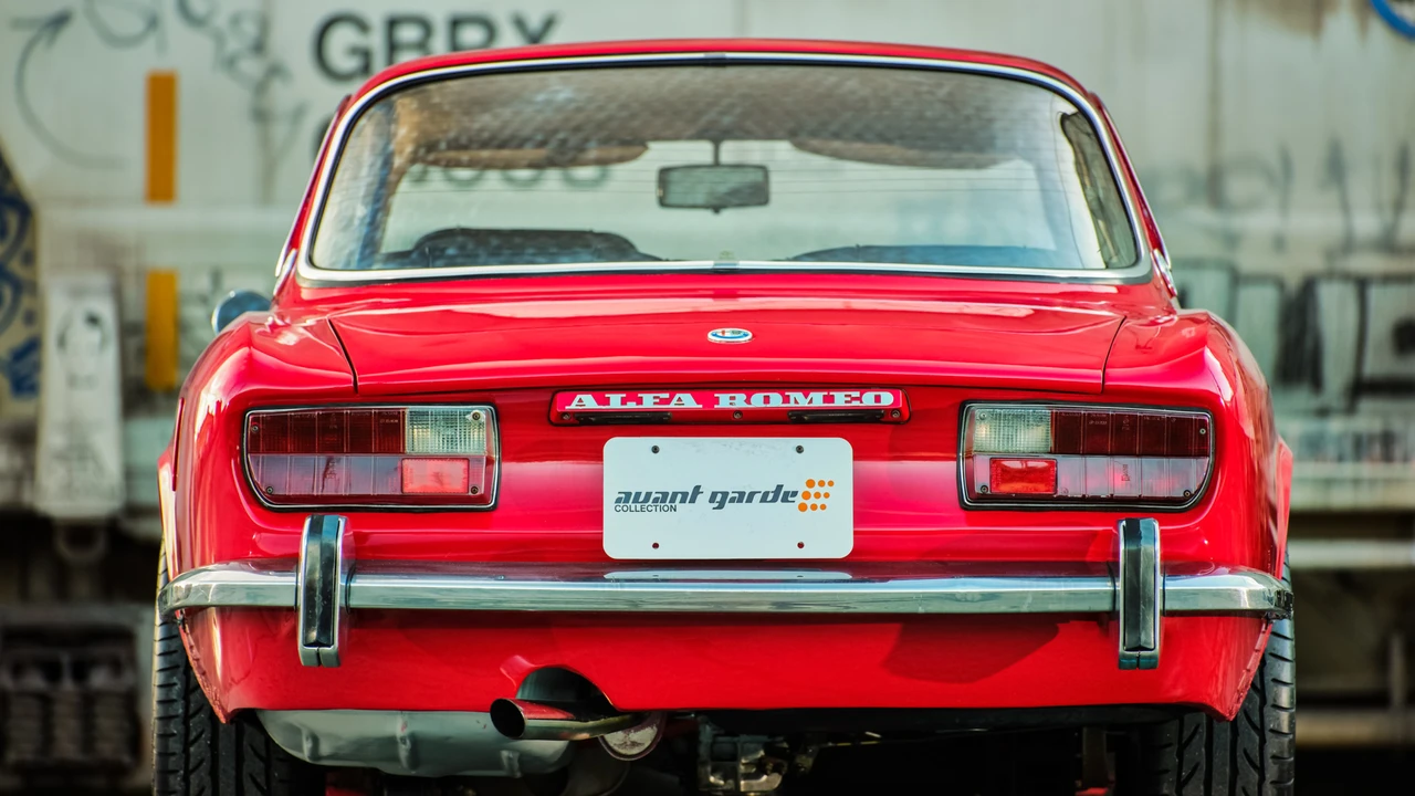 1974 Alfa Romeo 2000 GT Veloce - Image 20 of 31